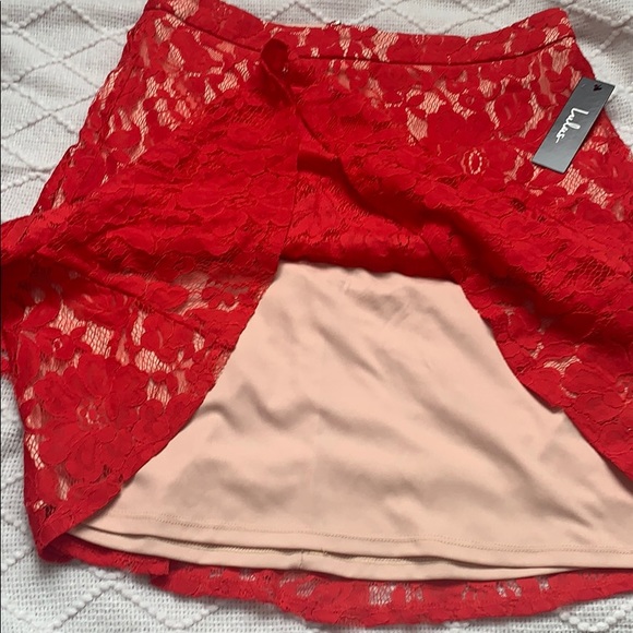 Eternal romance red lace mini skirt - Picture 4 of 8